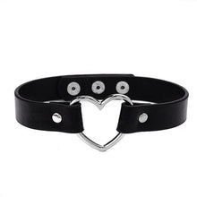 Load image into Gallery viewer, Heart Circle Necklace